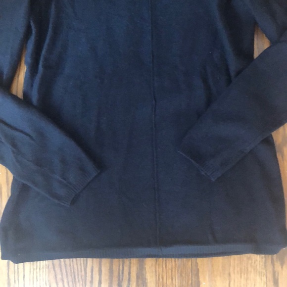 Sweater - Picture 12 of 12